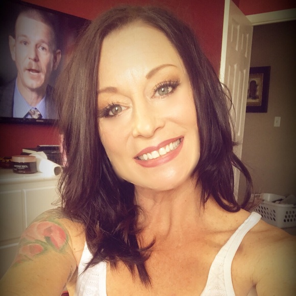 Meet your Posher, Heather - Picture 2 of 4